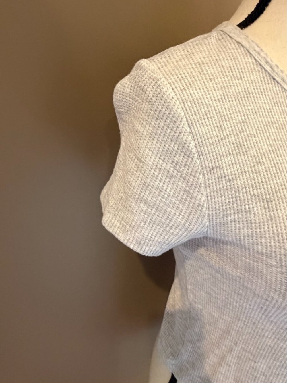 Aerie Soft Gray Waffle Cropped Short Sleeve Tee, Size Medium - Picture 4 of 7